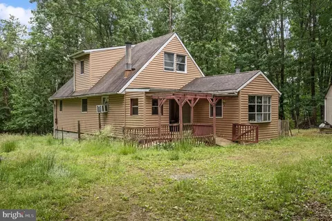 694 Whiskey Still Rd, Berkeley Springs, WV 25411