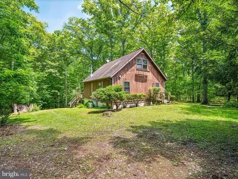 98 Nightshade Ln, Hedgesville, WV 25427