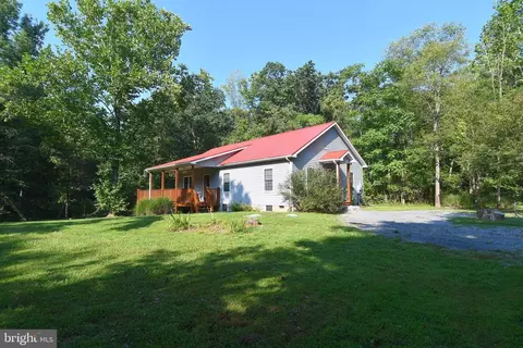 448 Foggy Bottom Ln, Berkeley Springs, WV 25411