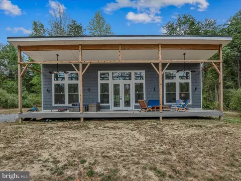 21 Cedar Point Way, Great Cacapon, WV 25422