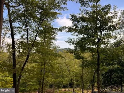 20 Fawn Run Lane, Hedgesville, WV 25427