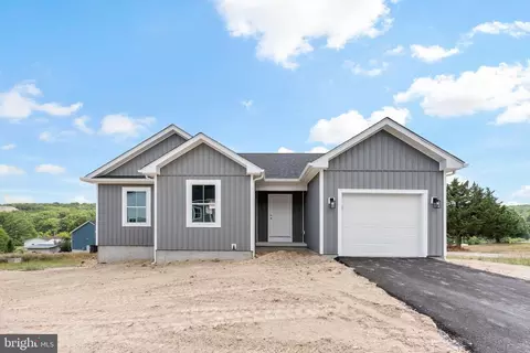 14 Andrew Ct, Berkeley Springs, WV 25411