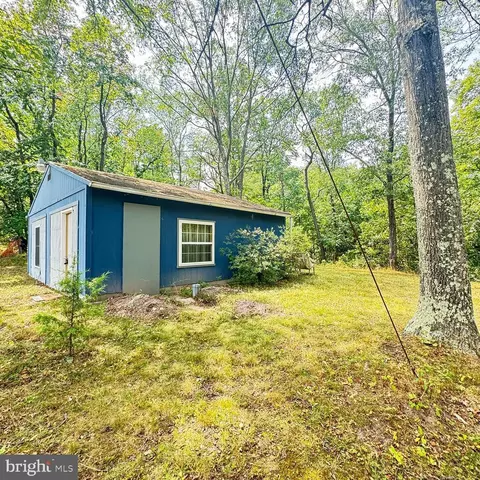 168 Spike Ln, Paw Paw, WV 25434