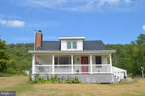3182 Valley Rd, Berkeley Springs, WV 25411