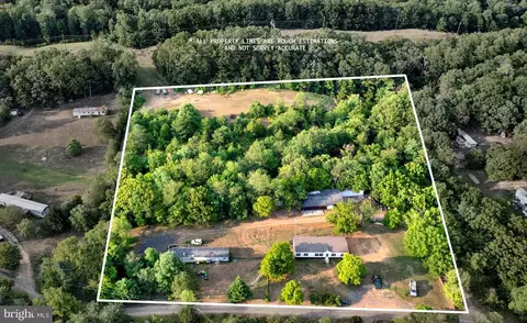 556 Fox Hollow Ln, Hedgesville, WV 25427