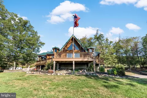 287 Hamilton Ln, Berkeley Springs, WV 25411