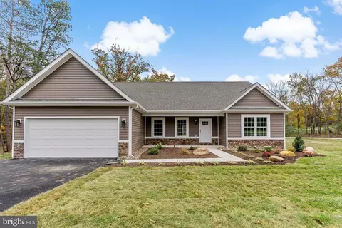 74 Mdg Ct, Berkeley Springs, WV 25411