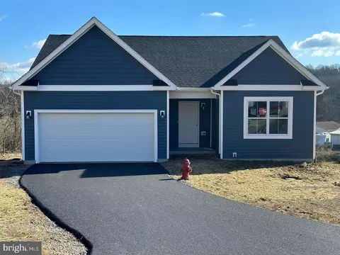 2 Greg Dr # B, Berkeley Springs, WV 25411