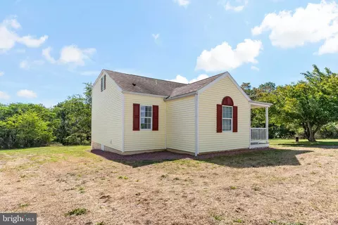 2478 Fairview Dr, Berkeley Springs, WV 25411