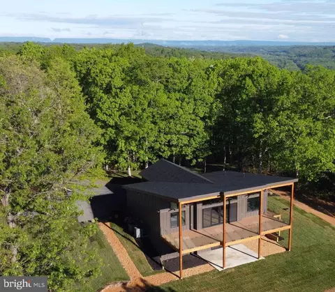 472 Coon Hollow Trl, Hedgesville, WV 25427