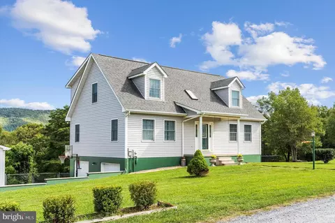66 Rabbit Trl, Berkeley Springs, WV 25411