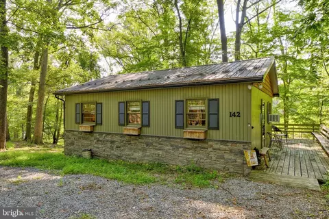 142 Redbud Ln, Hedgesville, WV 25427