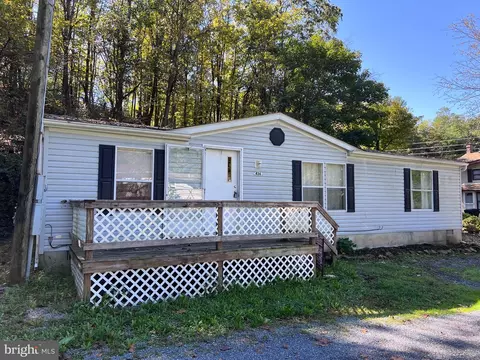 436 Biser St, Berkeley Springs, WV 25411