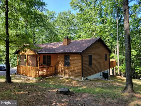 400 Highview Ln, Berkeley Springs, WV 25411