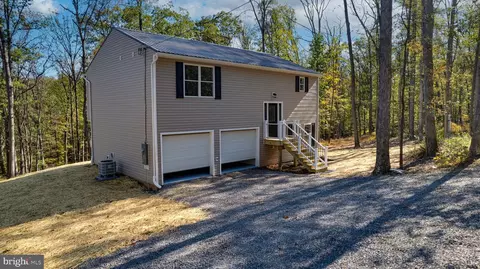 516 Featherbed Ln, Hedgesville, WV 25427