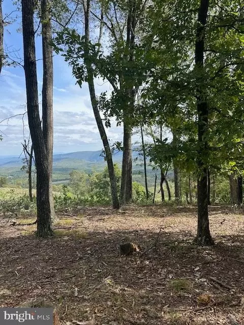 4201 Detour Rd, Great Cacapon, WV 25422