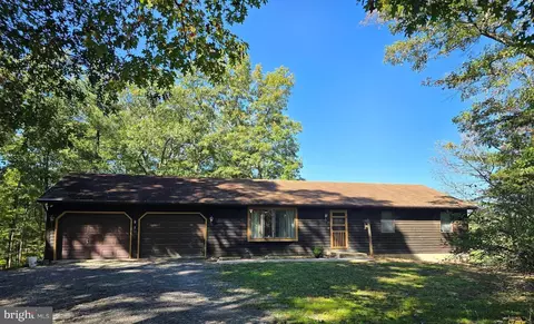 288 Clearfield Dr, Berkeley Springs, WV 25411