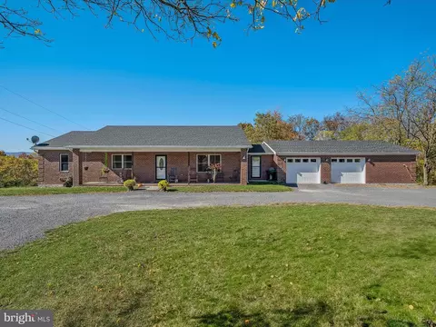11898 Winchester Grade Rd, Berkeley Springs, WV 25411