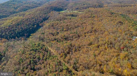 320 Youngblood Rd, Great Cacapon, WV 25422