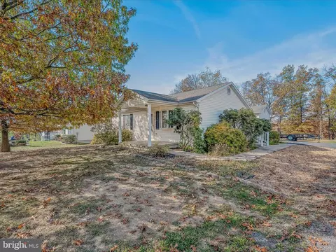 23 Key Acres Dr, Berkeley Springs, WV 25411