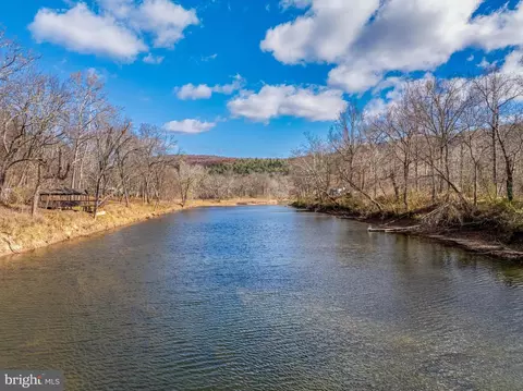 12946 Cacapon Rd, Great Cacapon, WV 25422
