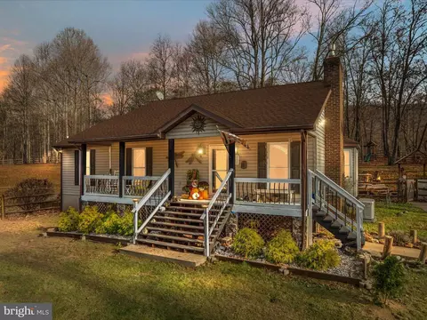 168 Tall Pines Ln, Berkeley Springs, WV 25411