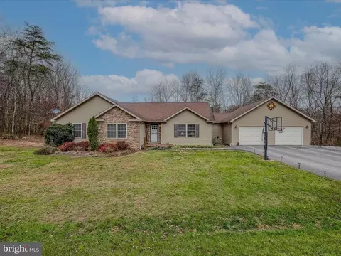 247 Pine Acres Ln, Berkeley Springs, WV 25411