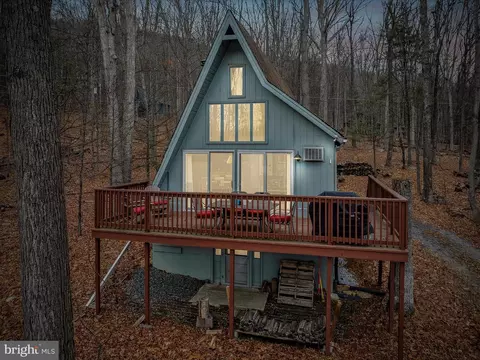 15 Daffodil Ter, Berkeley Springs, WV 25411