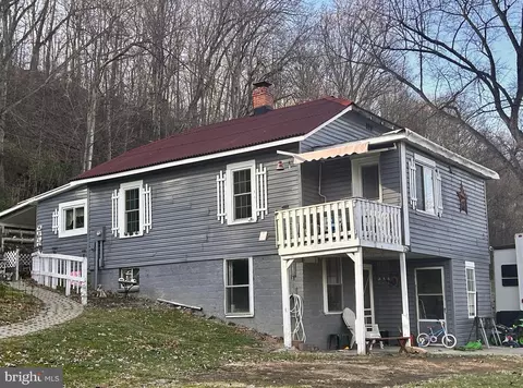 20 Vanmeter Ln, Hedgesville, WV 25427