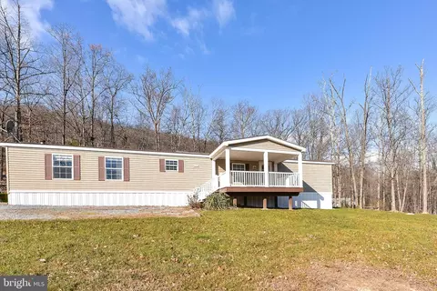 302 Goller Hill Ln, Hedgesville, WV 25427
