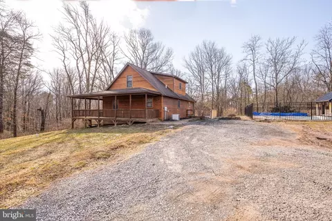 106 Country Ridge Ln, Berkeley Springs, WV 25411