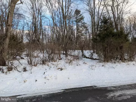 Fairbee Rd, Berkeley Springs, WV 25411