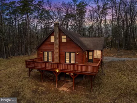 193 Country Ridge Ln, Berkeley Springs, WV 25411