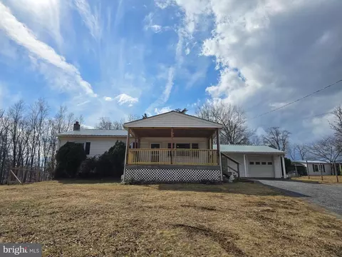 482 Morton Grove Rd, Berkeley Springs, WV 25411