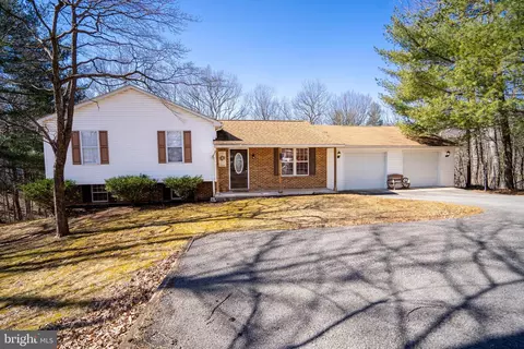 59 Apple Orchard Ln, Berkeley Springs, WV 25411