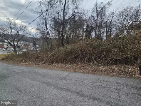Wilson Lane, Berkeley Springs, WV 25411