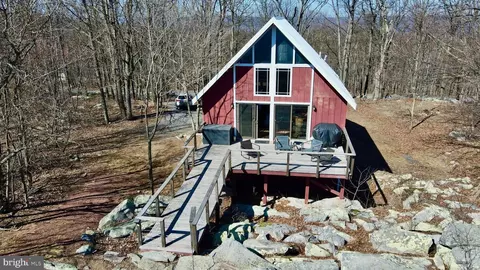 324 Justin Ln, Great Cacapon, WV 25422