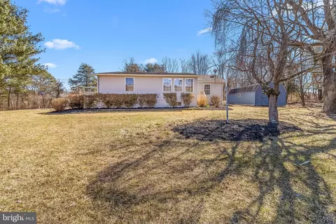 75 Apple Orchard Ct, Berkeley Springs, WV 25411