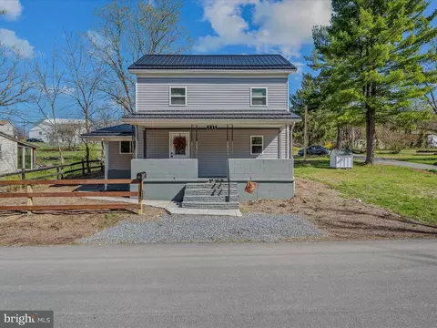 171 James St, Berkeley Springs, WV 25411