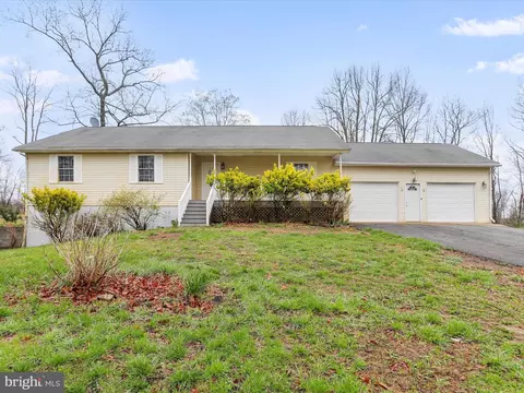 2675 Fulton Rd, Hedgesville, WV 25427