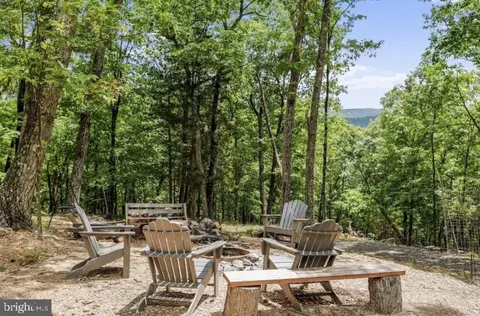 493 Sidling Mountain Trl, Great Cacapon, WV 25422