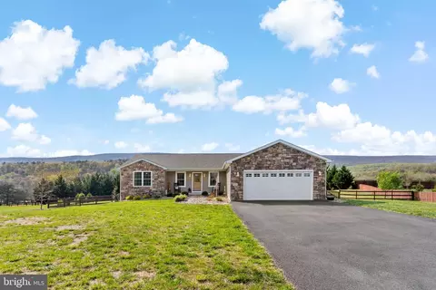 38 Dawson Farm Ln, Berkeley Springs, WV 25411