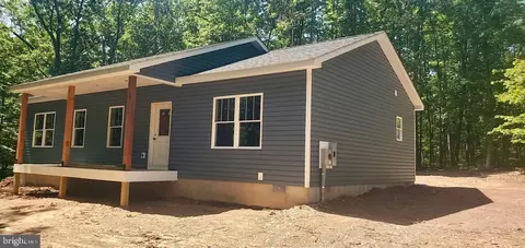 254 Green Oak Ln, Berkeley Springs, WV 25411
