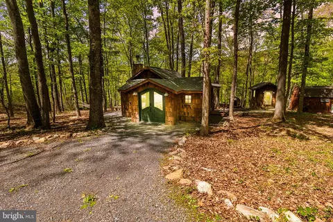 326 Preacher Ln, Great Cacapon, WV 25422