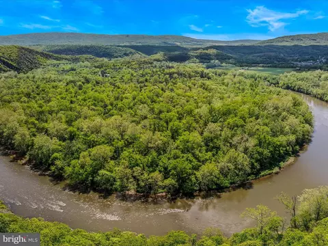 Vista River Road, Paw Paw, WV 25434