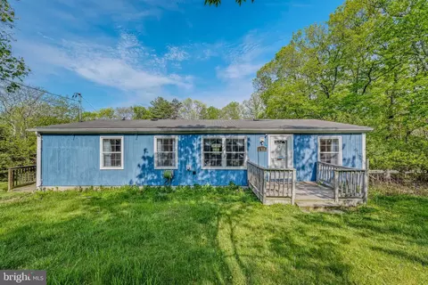 840 Cedar Run Ln, Great Cacapon, WV 25422