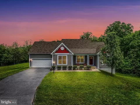 114 Willie Mayes Ct, Berkeley Springs, WV 25411