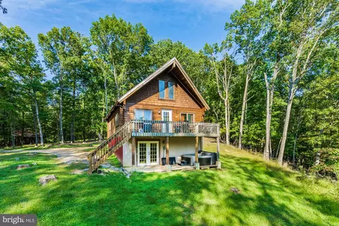 1276 Birch Grove Ln, Berkeley Springs, WV 25411
