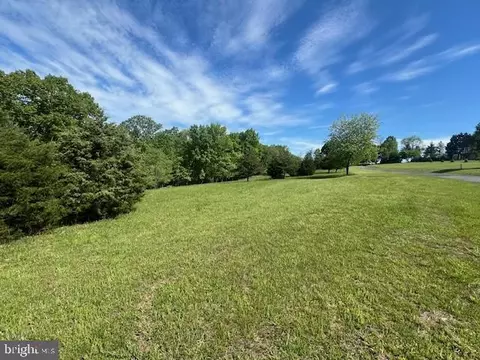 Top Meadow Ln, Berkeley Springs, WV 25411