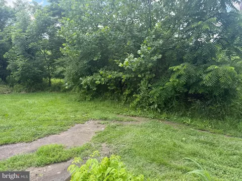 59 Church St, Paw Paw, WV 25434